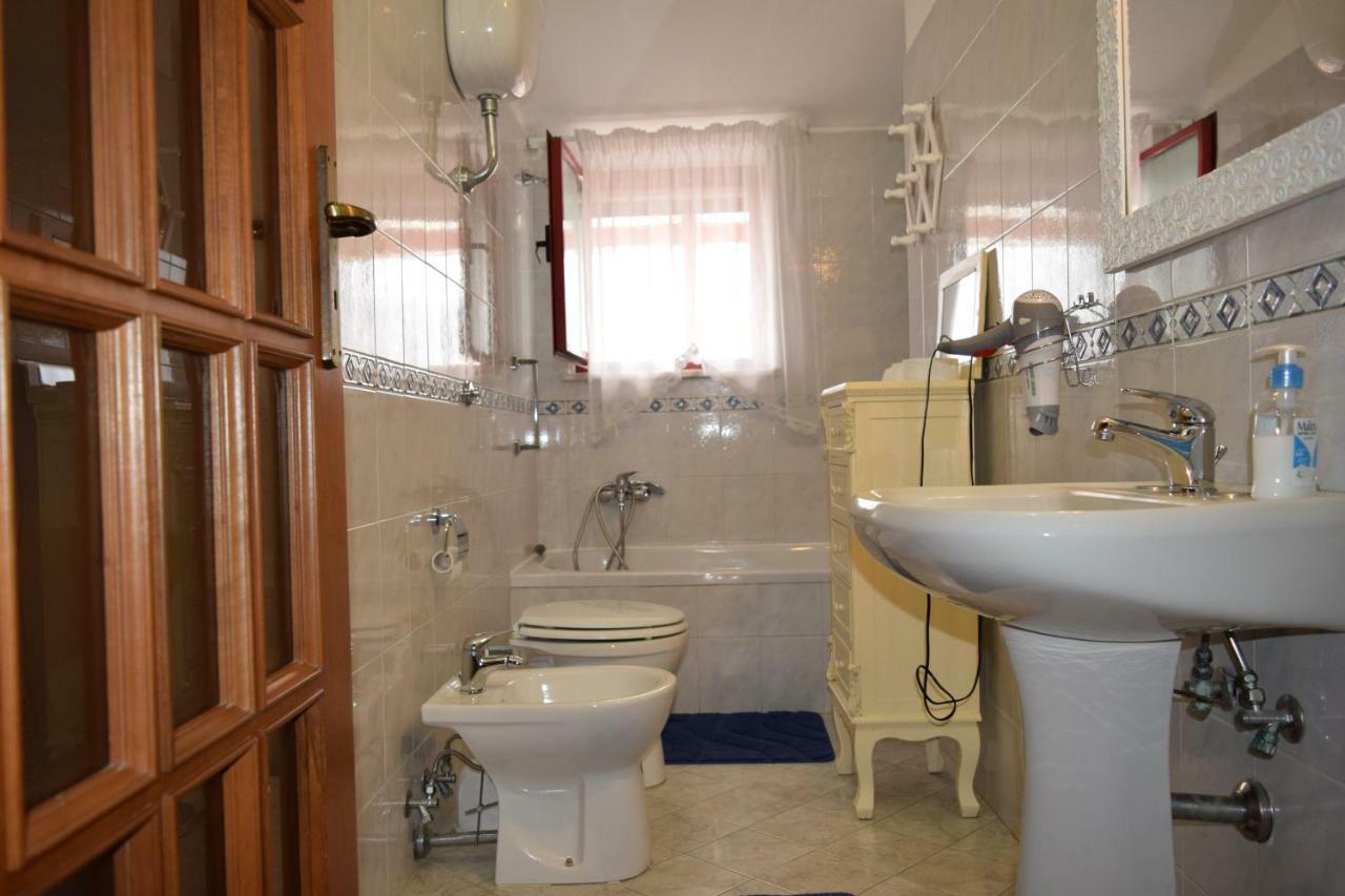 Amici Di Hackert Bed & Breakfast Caserta Luaran gambar