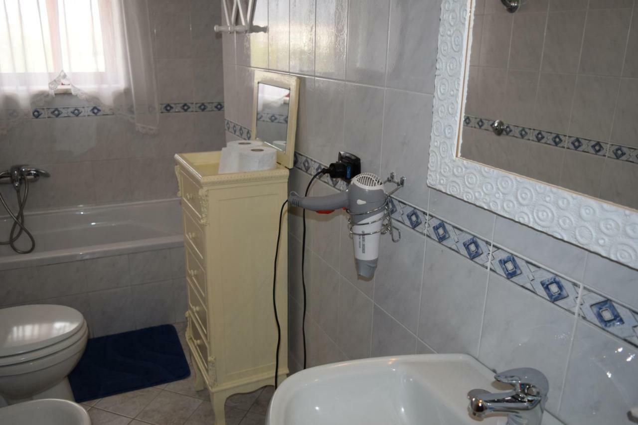 Amici Di Hackert Bed & Breakfast Caserta Luaran gambar