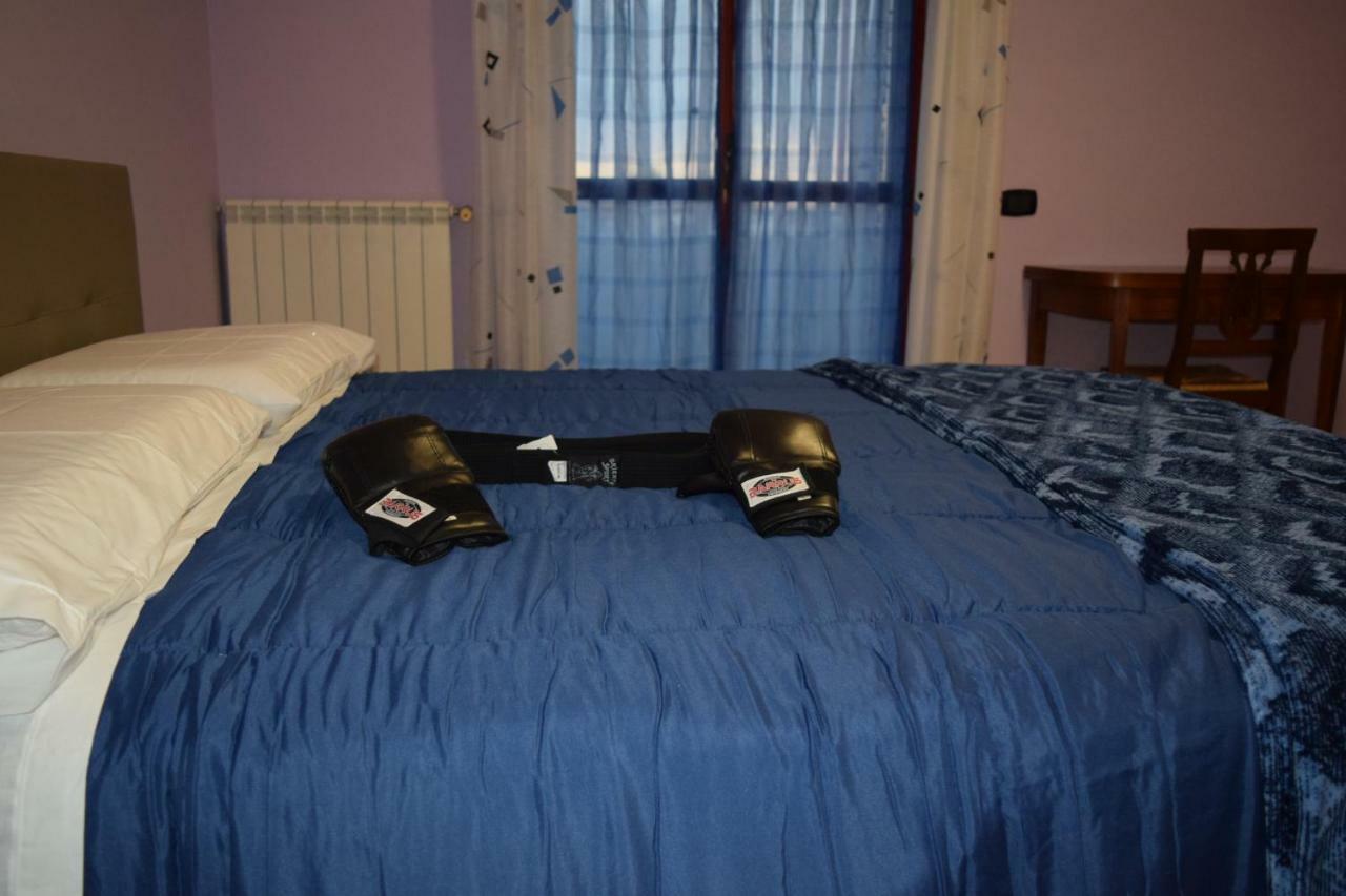 Amici Di Hackert Bed & Breakfast Caserta Luaran gambar