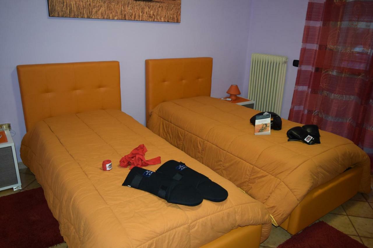 Amici Di Hackert Bed & Breakfast Caserta Luaran gambar